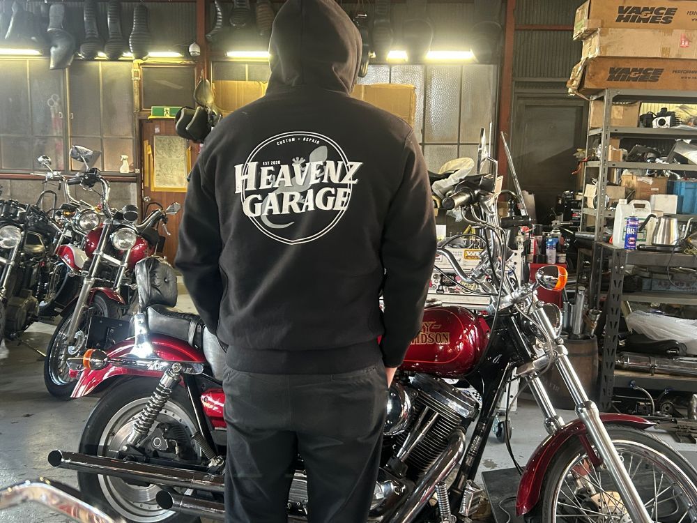 Heavenz Garage（ヘブンズガレージ）02 パーカーイメージ HOODIE